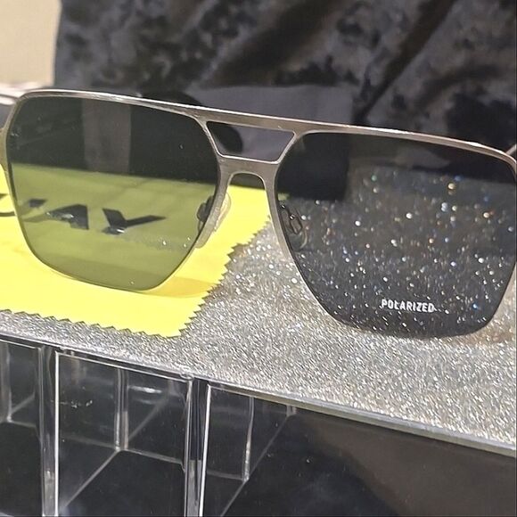 Quay Australia Backstage Pass Square Aviator Polorized Sunglasses - Picture 10 of 14